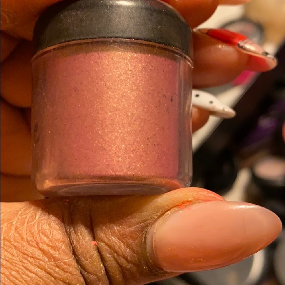 Pink Bronze Mac pigment very full